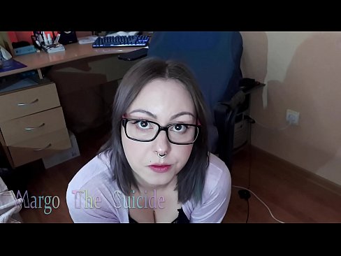 ❤️ Seksikas prillidega tüdruk imeb dildot sügavalt kaamera ette ️ Seksivideo at us ❌️❤