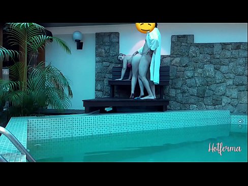 ❤️ Boss kutsub neiu basseini, kuid ei suutnud vastu panna kuumale ️ Seksivideo at us ❌️❤