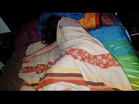 ❤️ Kasupoeg sõimab oma noort kasuema, kui ta magab. ️ Seksivideo at us ❌️❤